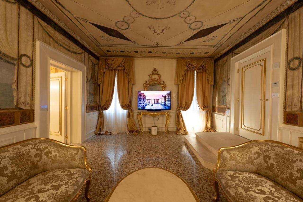 Ca' Bonfadini Historic Experience Hotel Velence Kültér fotó